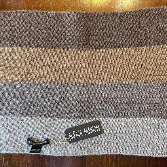 Vintage Peruvian Baby Alpaca scarf - Never worn - new in bag. - Picture 4 of 8